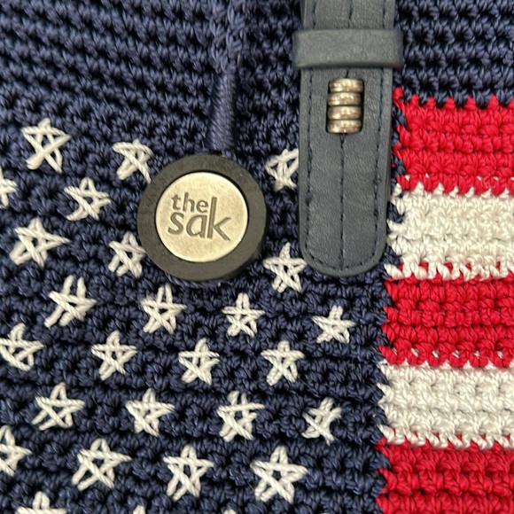 NWOT The Sak Patriotic American Flag Knit Bag - Picture 6 of 7